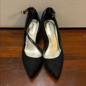 Xappeal Womens Rey Pointed Toe Pump Shoes